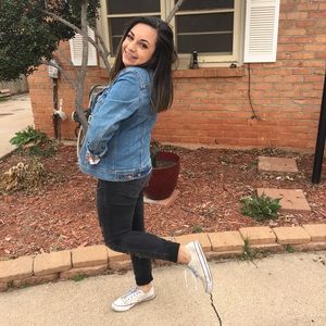 Meet your Posher, Alyssa